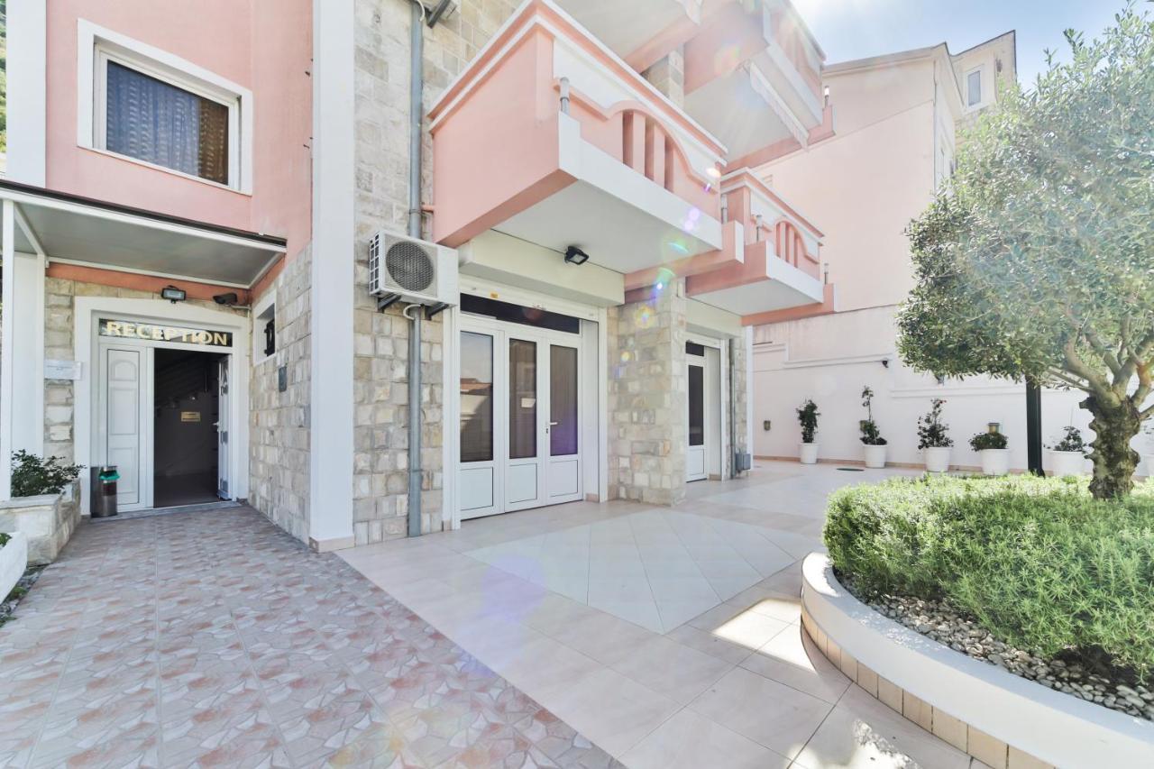 Garni Hotel Koral Budva Exteriör bild