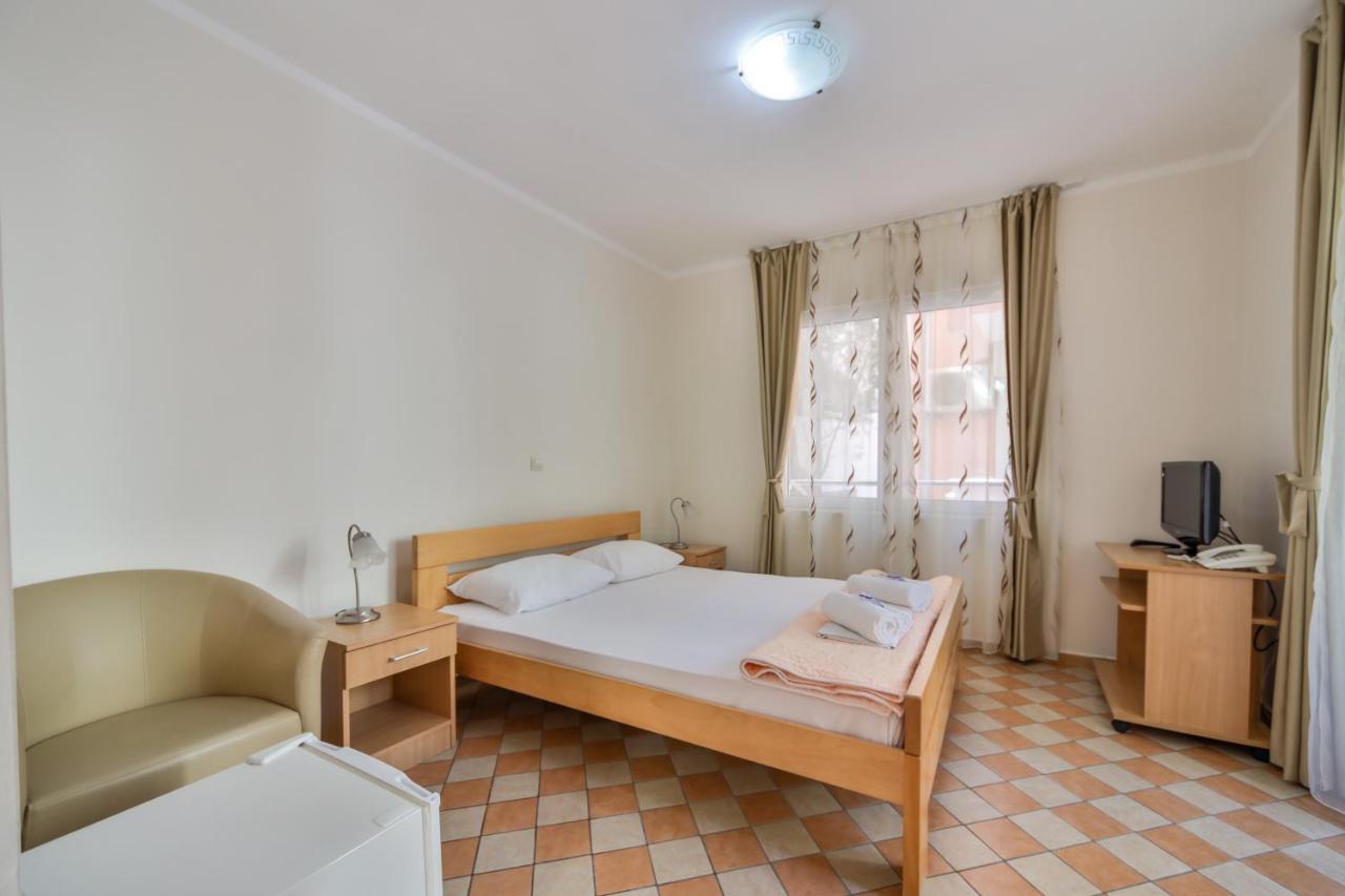 Garni Hotel Koral Budva Exteriör bild