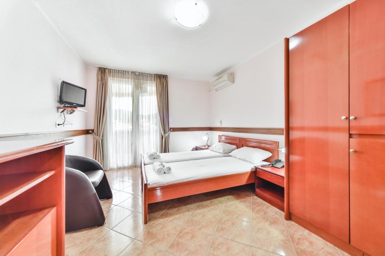 Garni Hotel Koral Budva Exteriör bild
