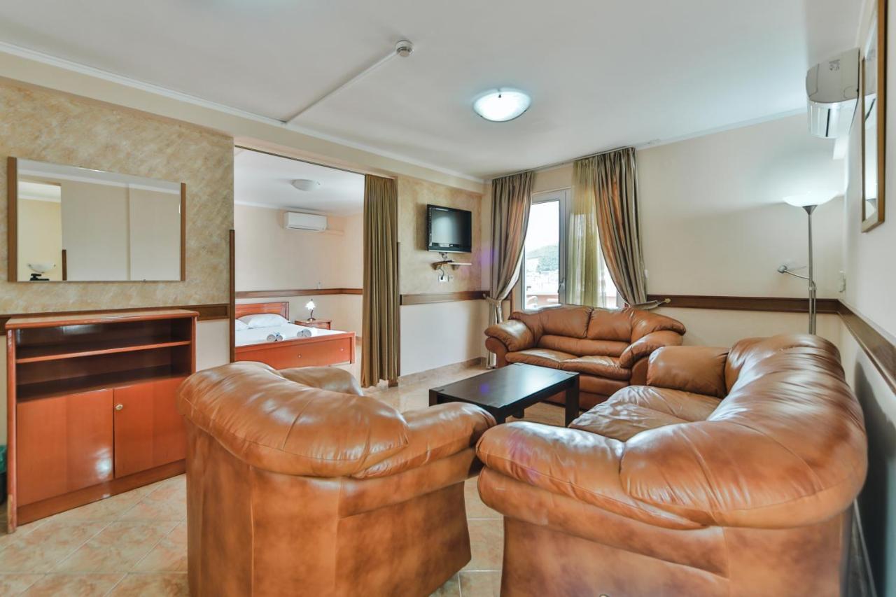 Garni Hotel Koral Budva Exteriör bild