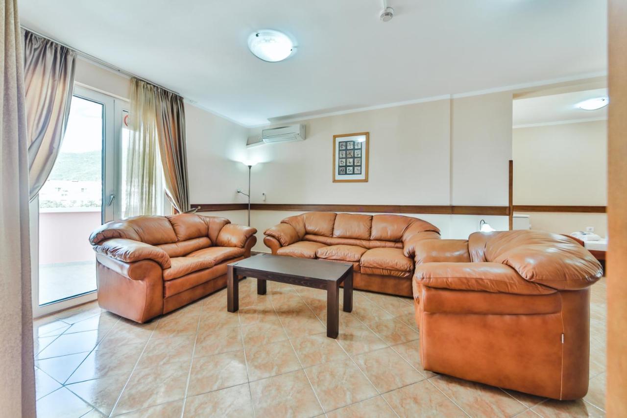 Garni Hotel Koral Budva Exteriör bild