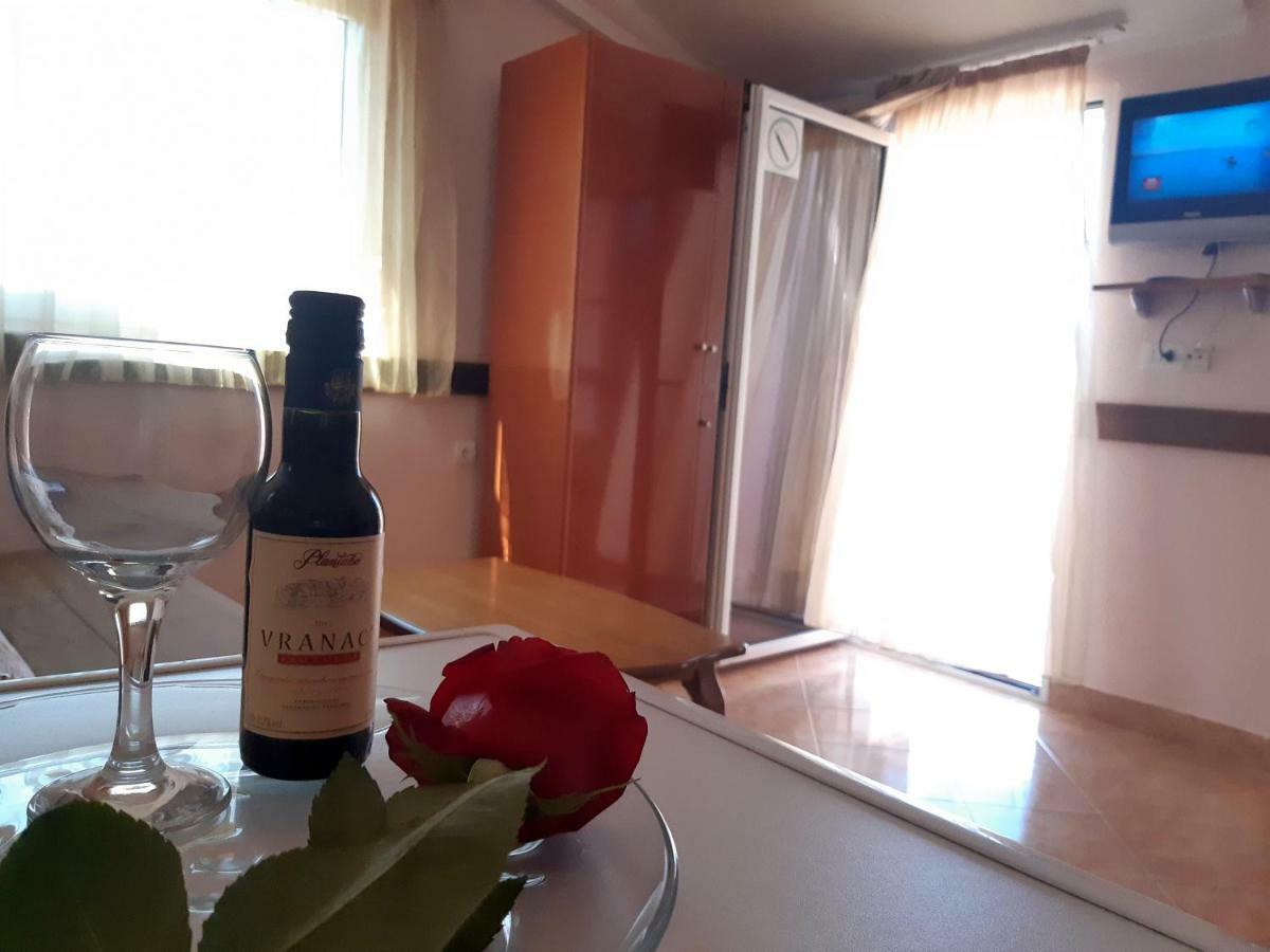Garni Hotel Koral Budva Exteriör bild